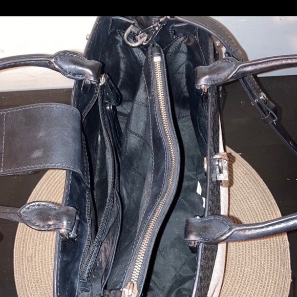 Michael Kors purse - Picture 7 of 10